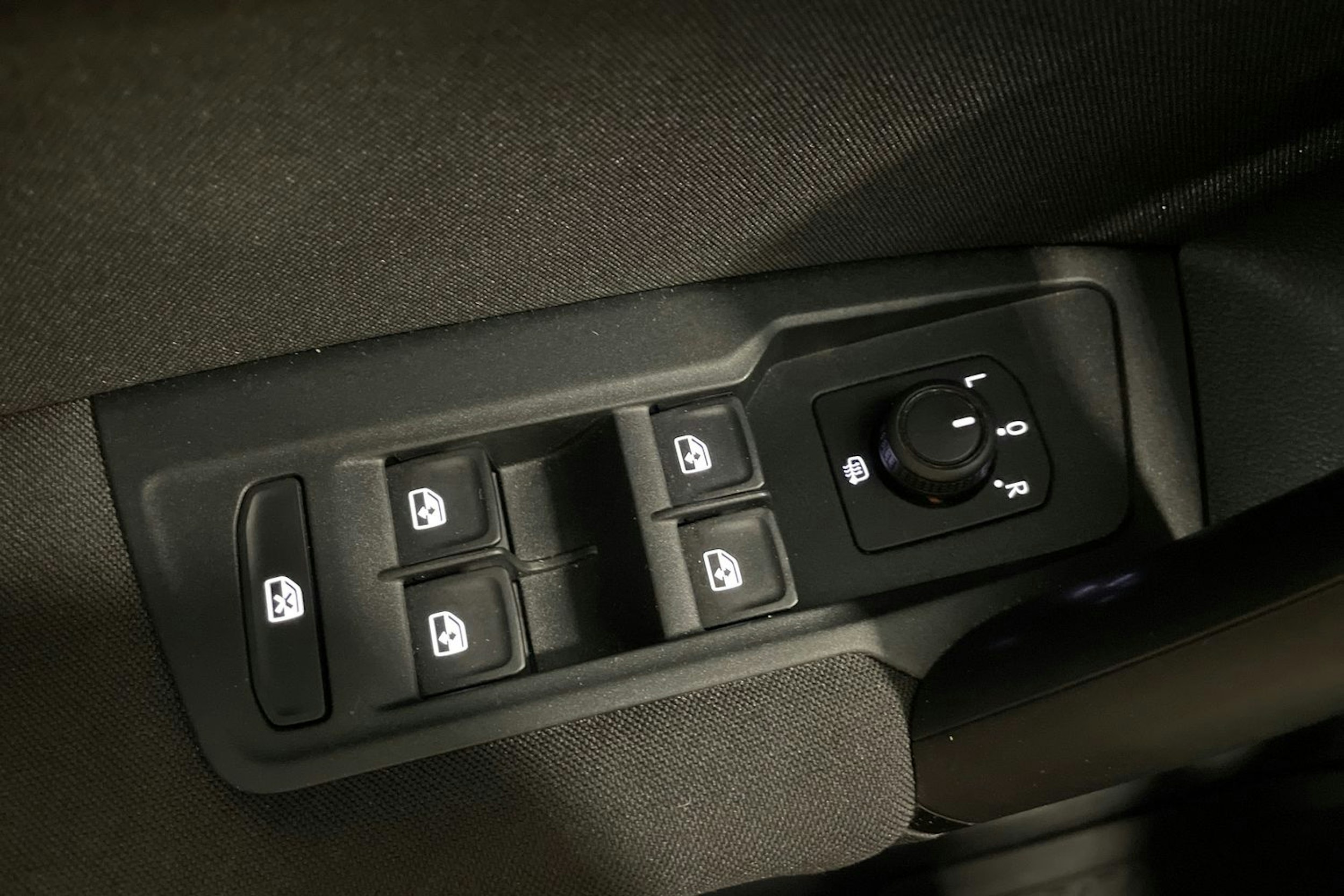 harmaa Volkswagen Tiguan 2021 kuva 19.