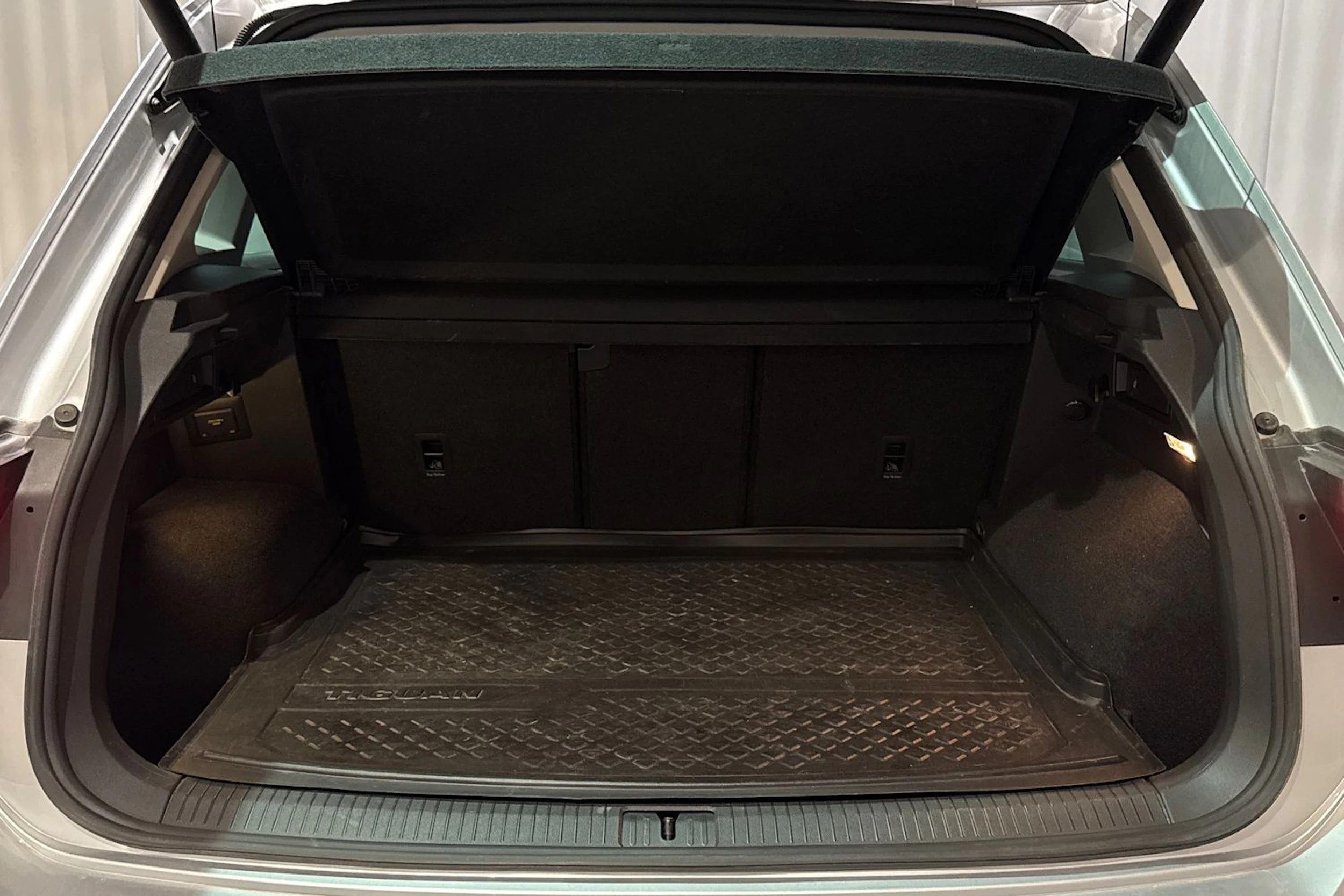 hopea Volkswagen Tiguan 2021 kuva 16.