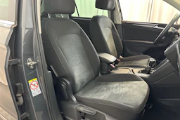 harmaa Volkswagen Tiguan 2021 kuva 11.