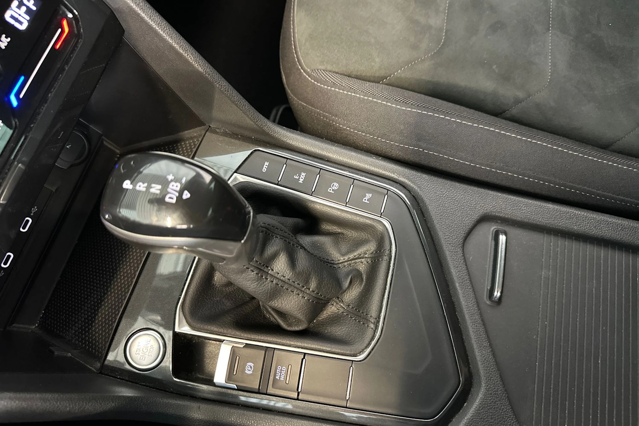 harmaa Volkswagen Tiguan 2021 kuva 21.