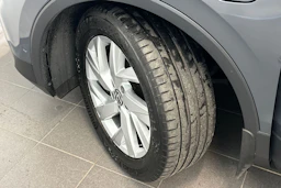 harmaa Volkswagen Tiguan 2021 kuva 28.