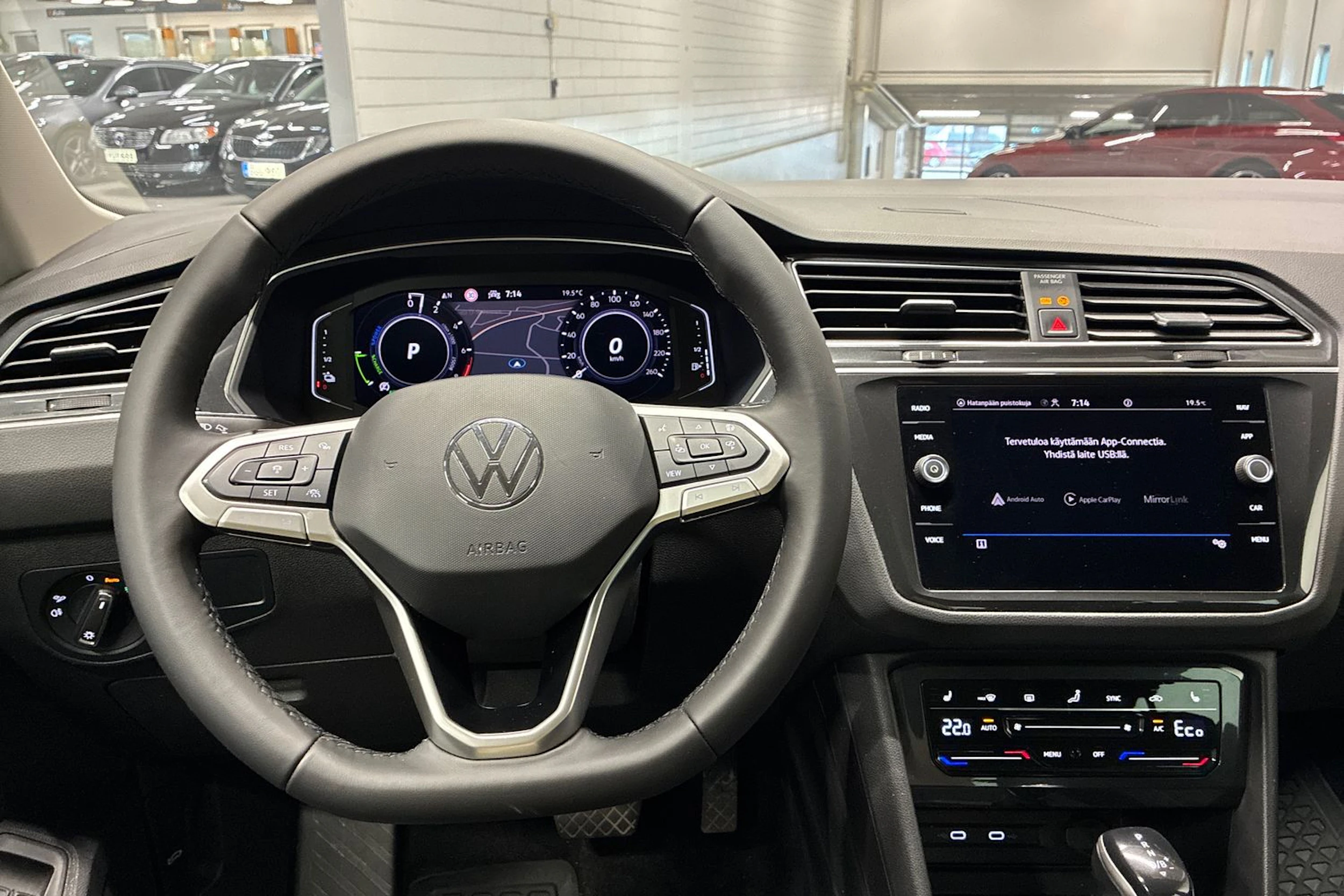valkoinen Volkswagen Tiguan 2021 kuva 11.