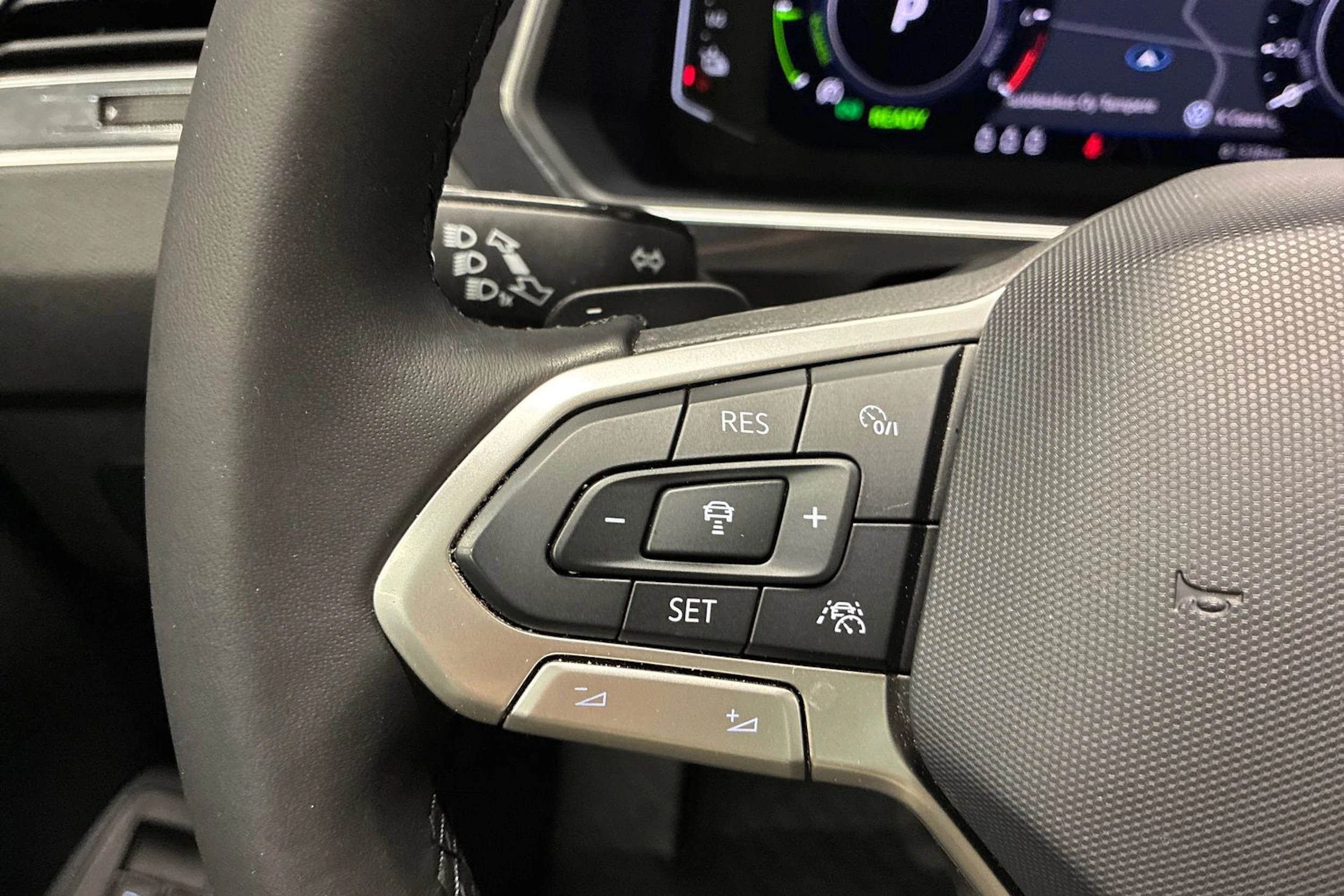valkoinen Volkswagen Tiguan 2021 kuva 13.