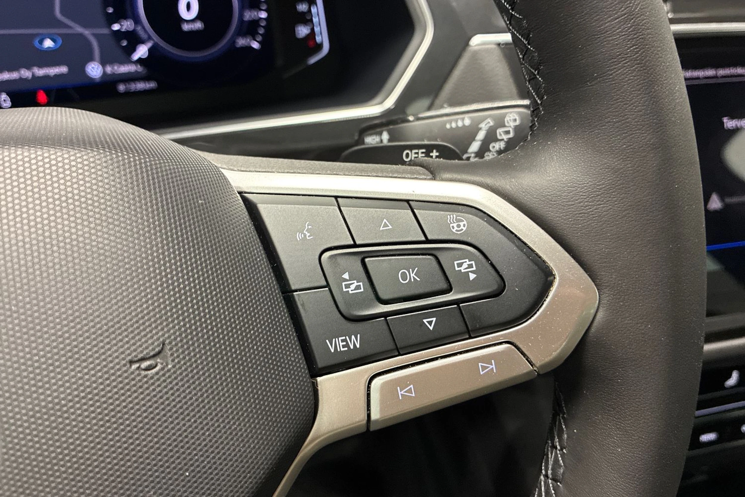 valkoinen Volkswagen Tiguan 2021 kuva 14.