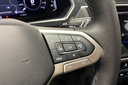valkoinen Volkswagen Tiguan 2021 kuva 14.