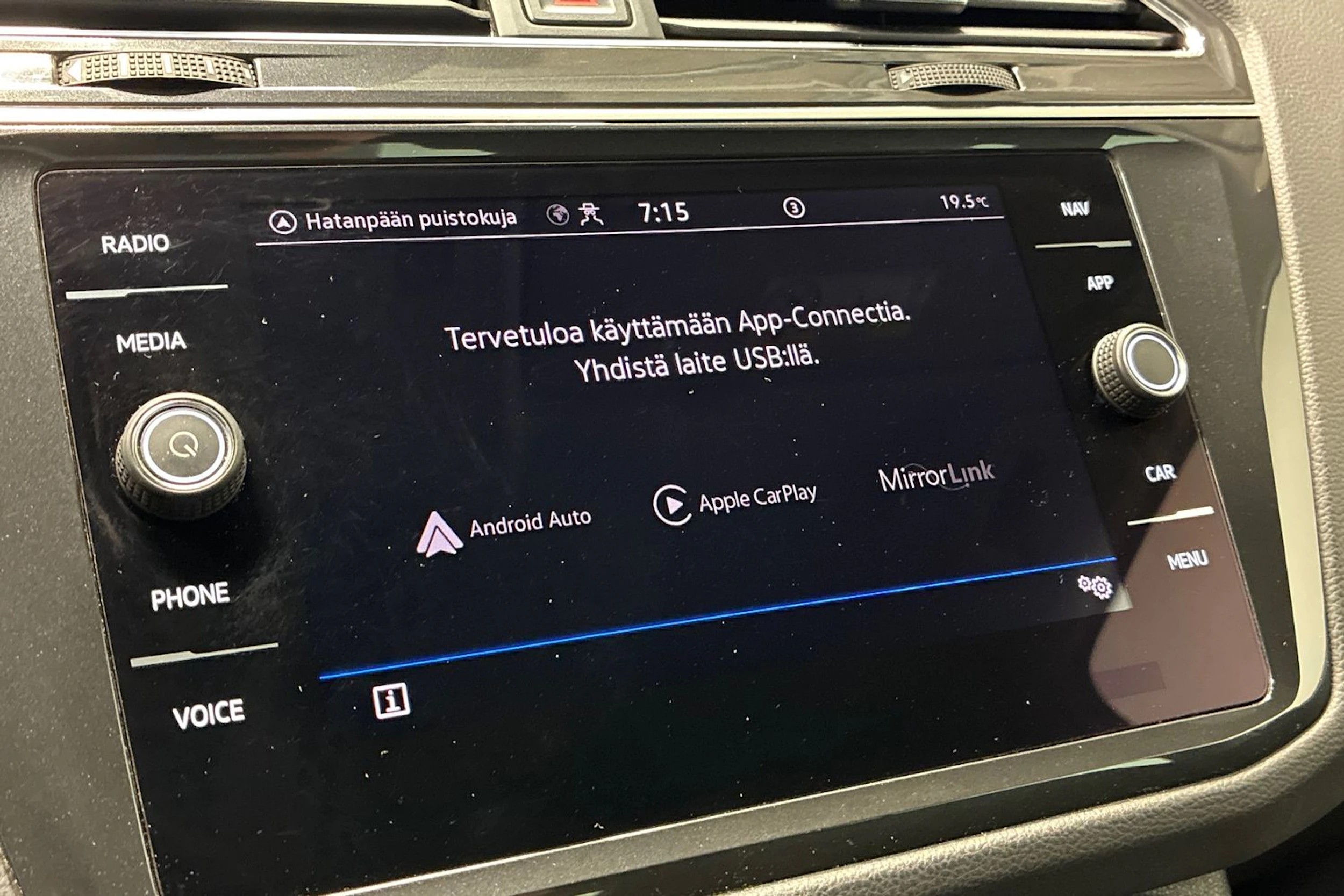valkoinen Volkswagen Tiguan 2021 kuva 20.