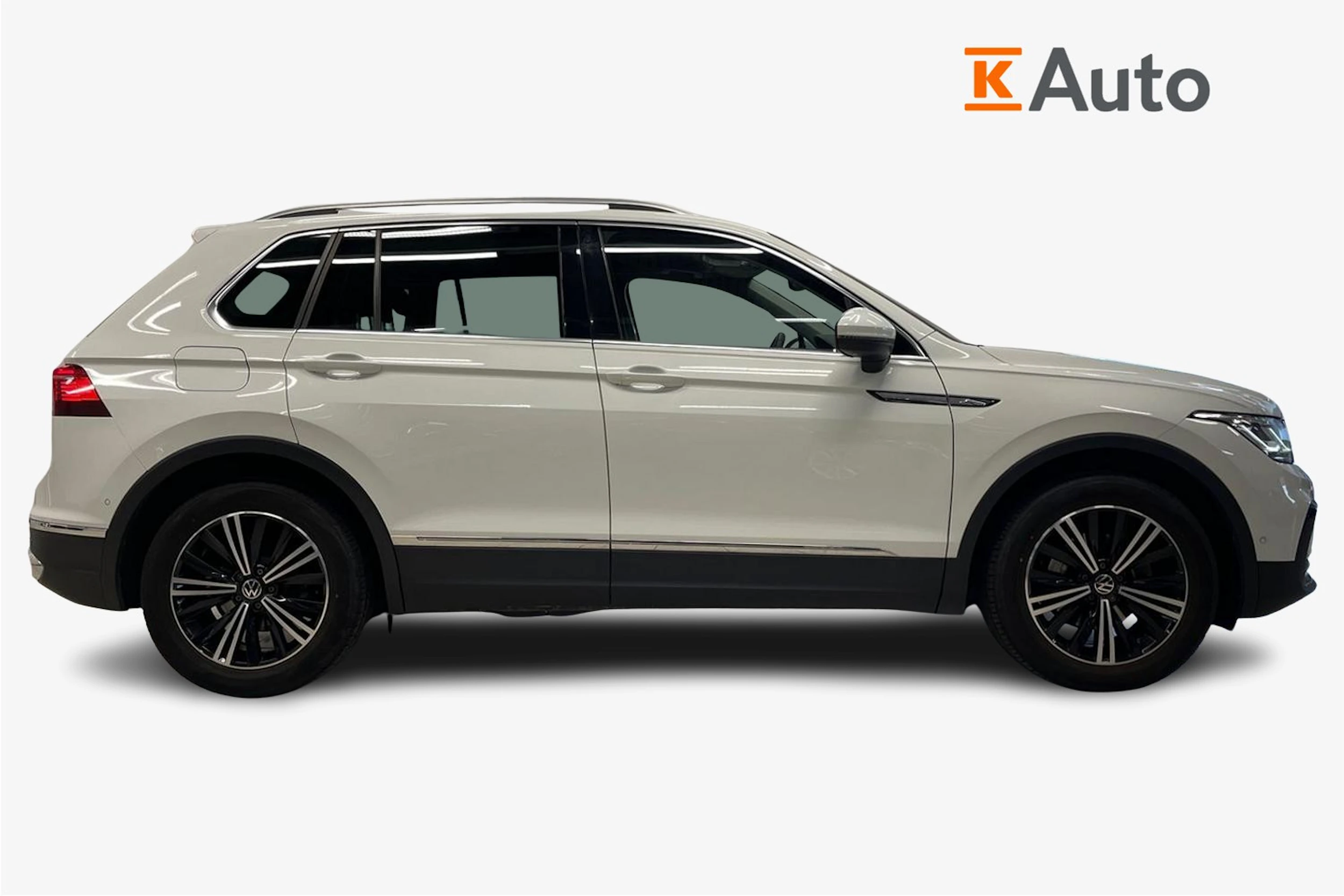 Valkoinen Volkswagen Tiguan 2021 kuva 5.