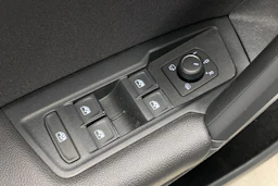 Valkoinen Volkswagen Tiguan 2021 kuva 11.