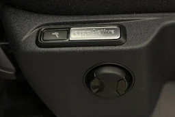 Valkoinen Volkswagen Tiguan 2021 kuva 12.