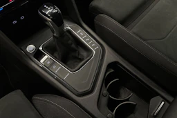 Valkoinen Volkswagen Tiguan 2021 kuva 16.