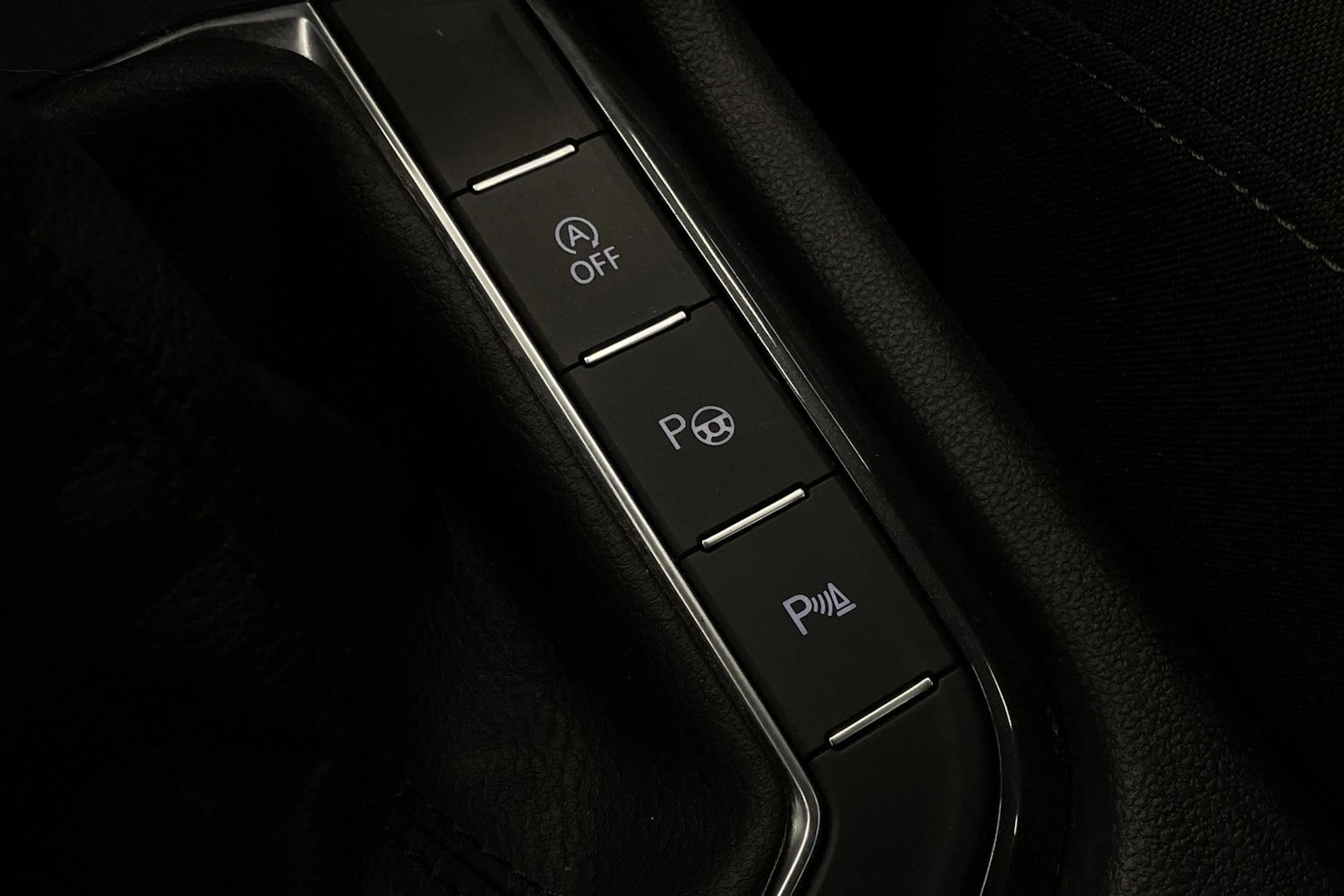 Valkoinen Volkswagen Tiguan 2021 kuva 17.