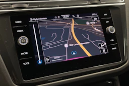 Valkoinen Volkswagen Tiguan 2021 kuva 20.