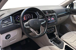 musta Volkswagen Tiguan 2021 kuva 6.