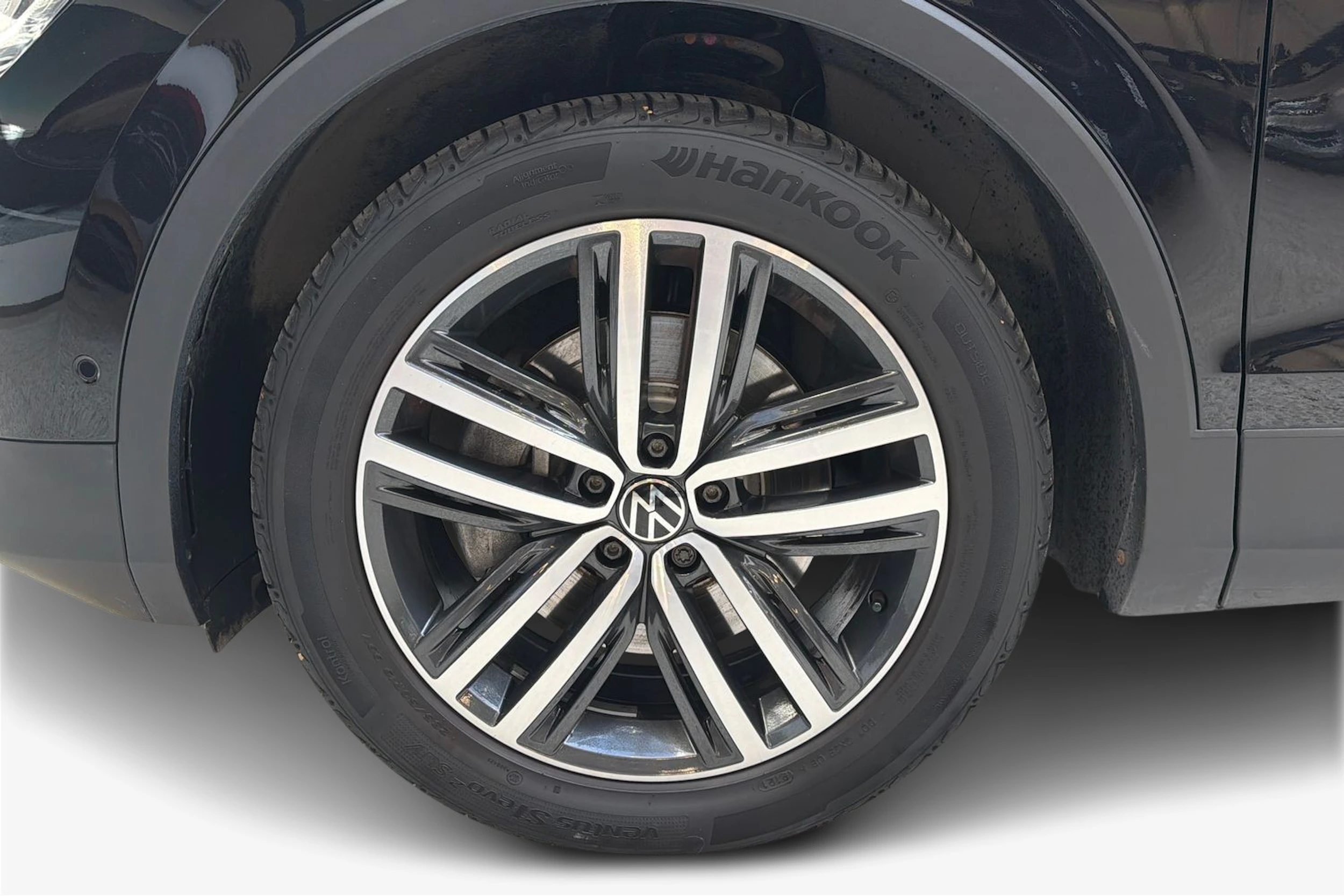 musta Volkswagen Tiguan 2021 kuva 9.