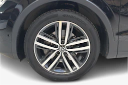 musta Volkswagen Tiguan 2021 kuva 9.