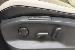 musta Volkswagen Tiguan 2021 kuva 12.