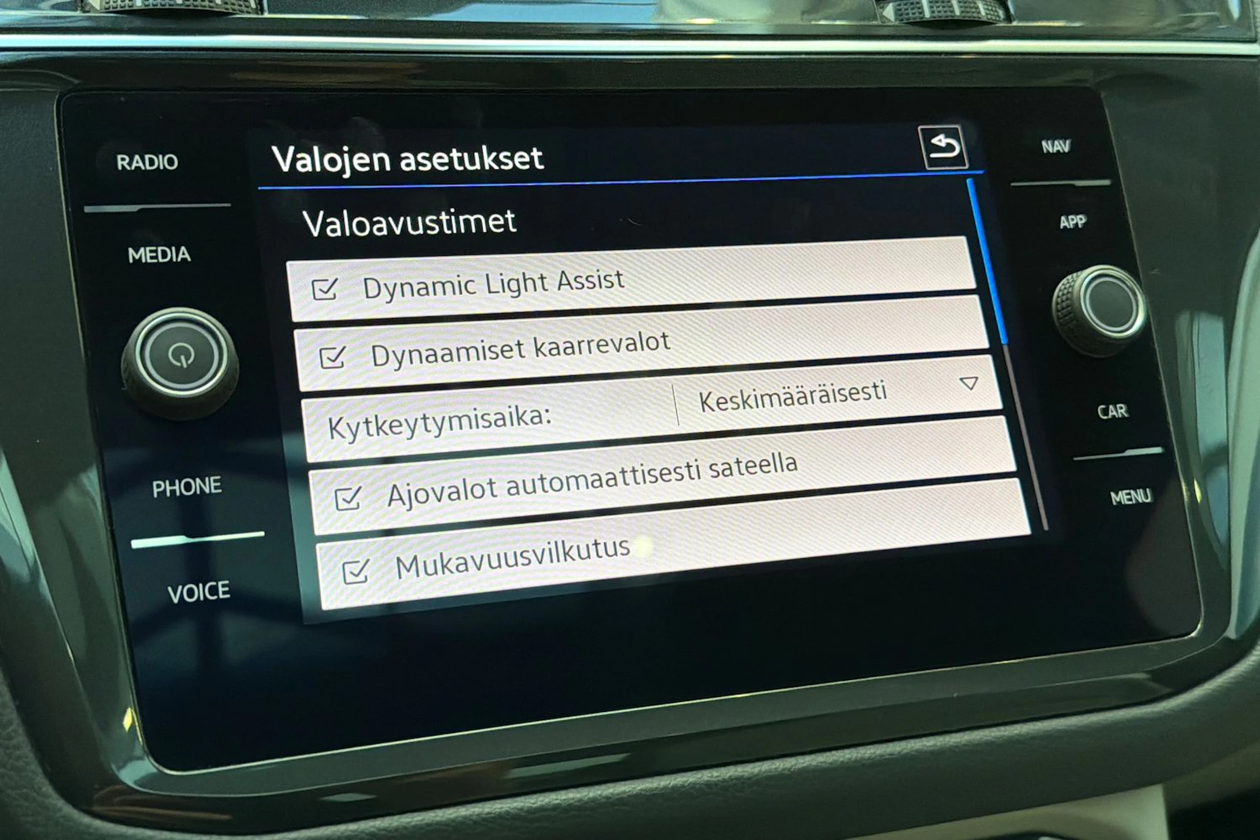 musta Volkswagen Tiguan 2021 kuva 20.