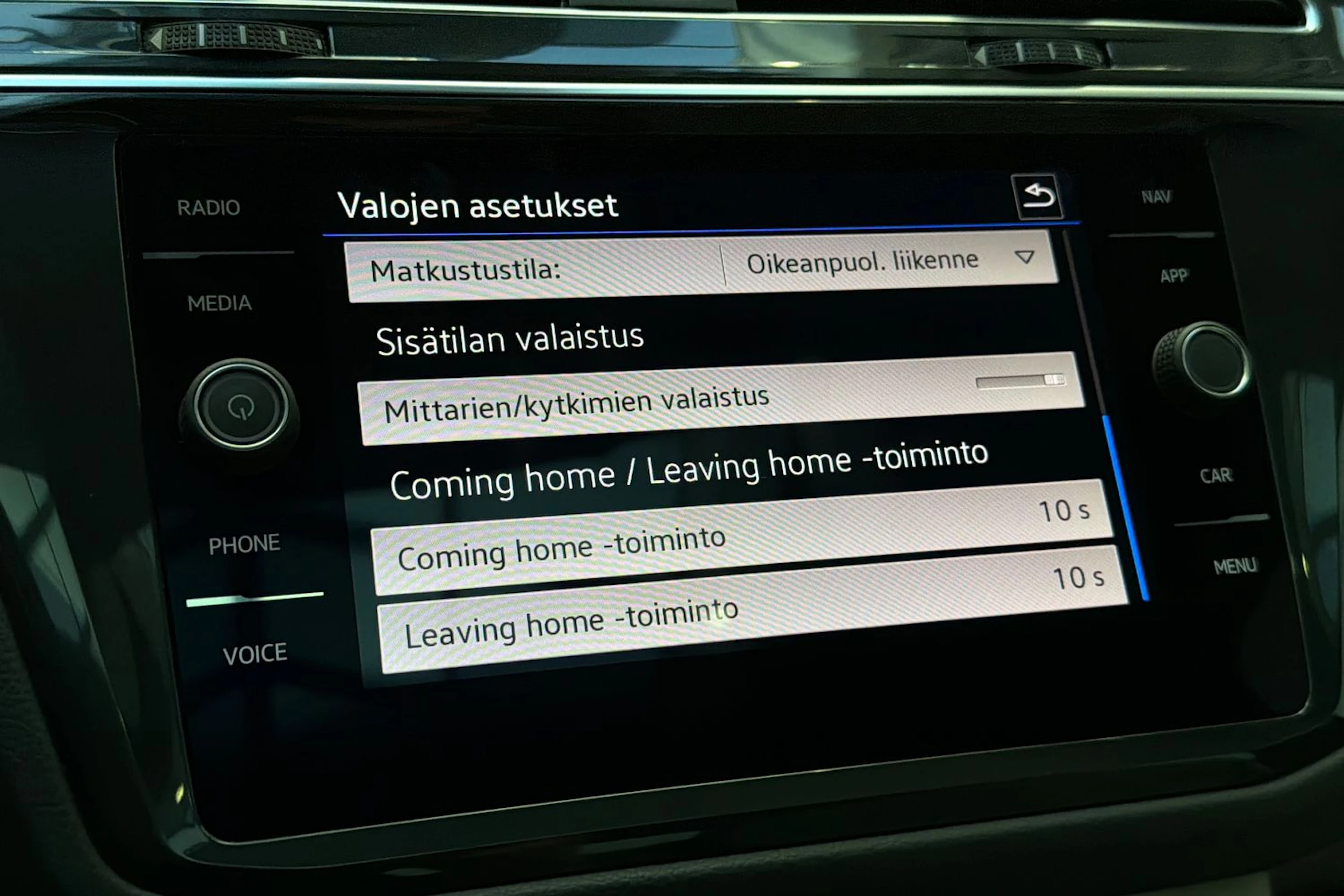 musta Volkswagen Tiguan 2021 kuva 21.