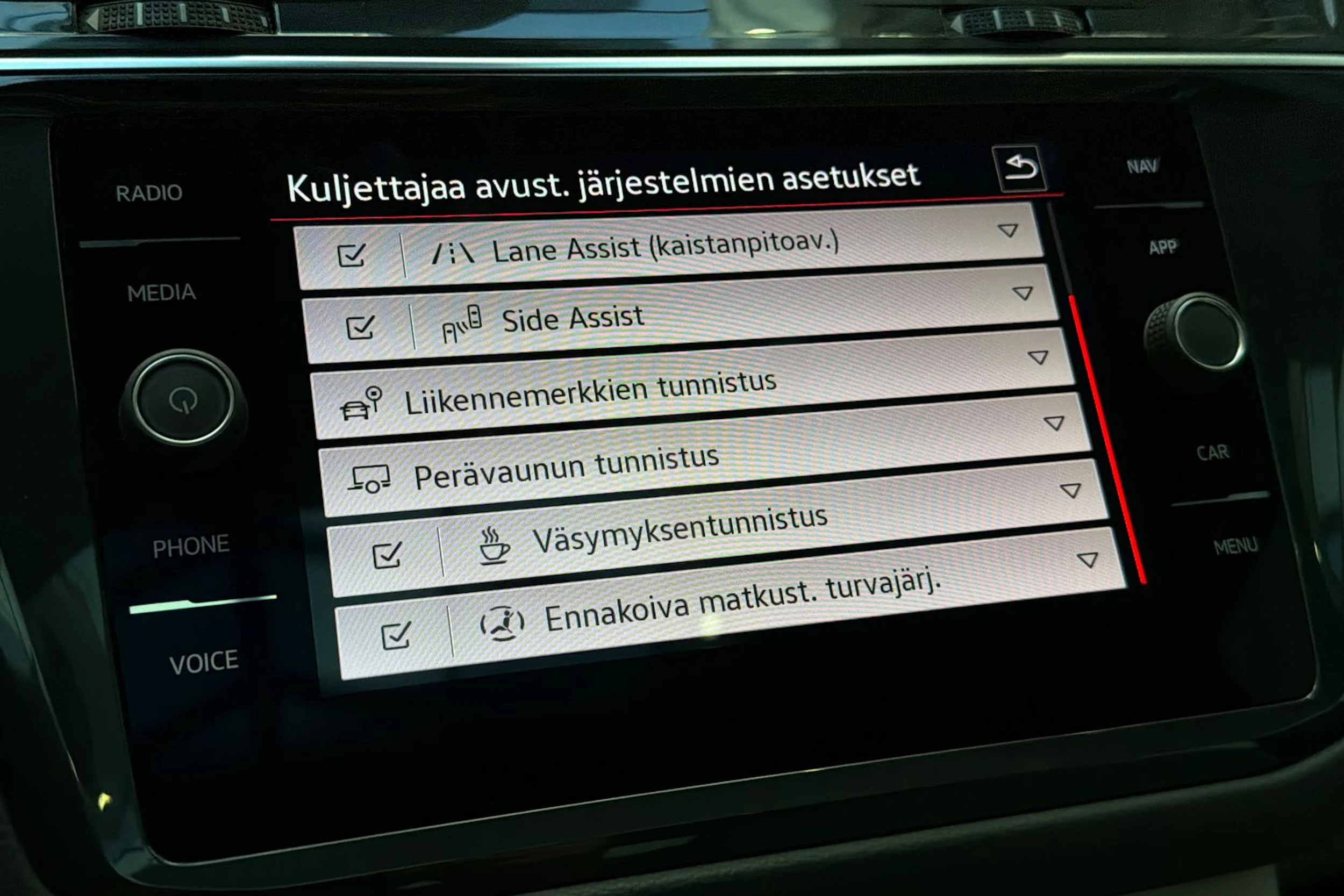 musta Volkswagen Tiguan 2021 kuva 25.