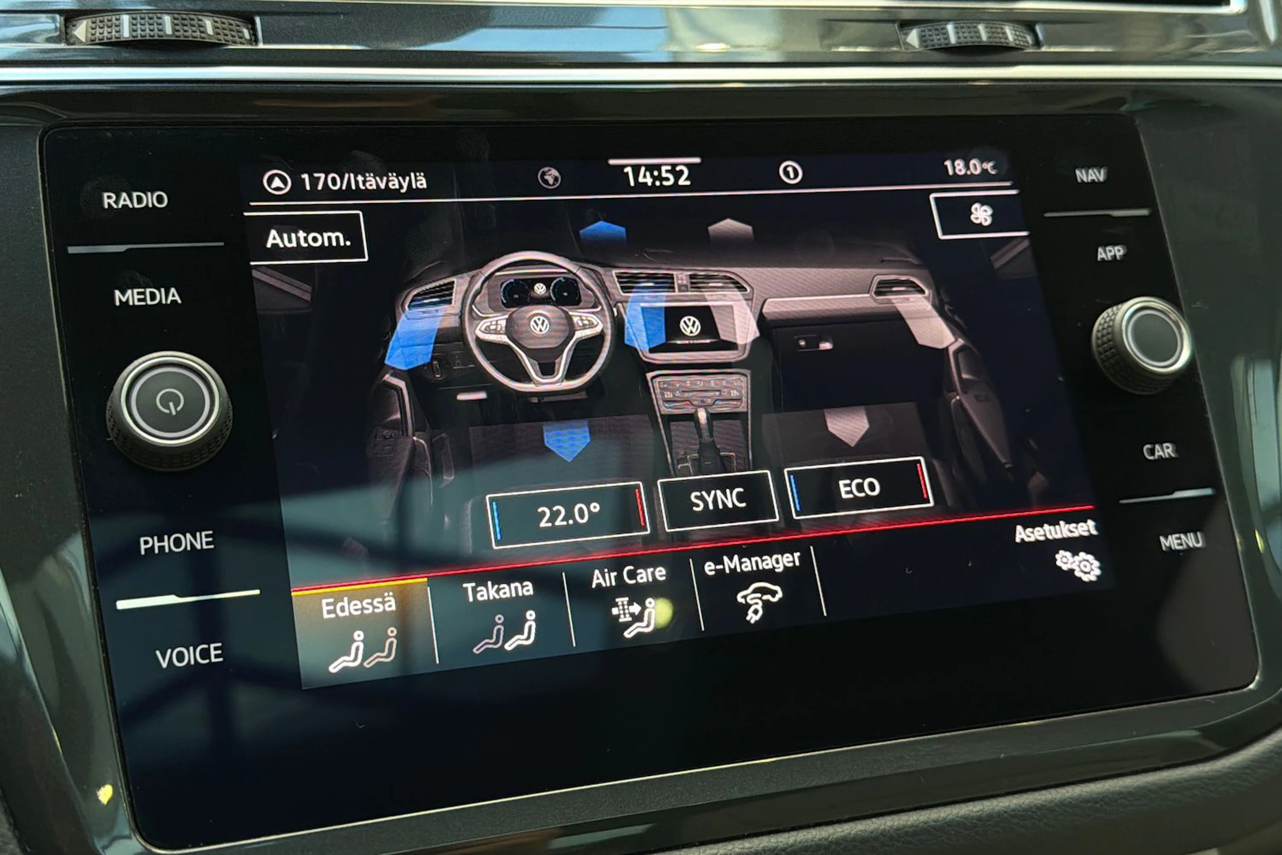 musta Volkswagen Tiguan 2021 kuva 26.