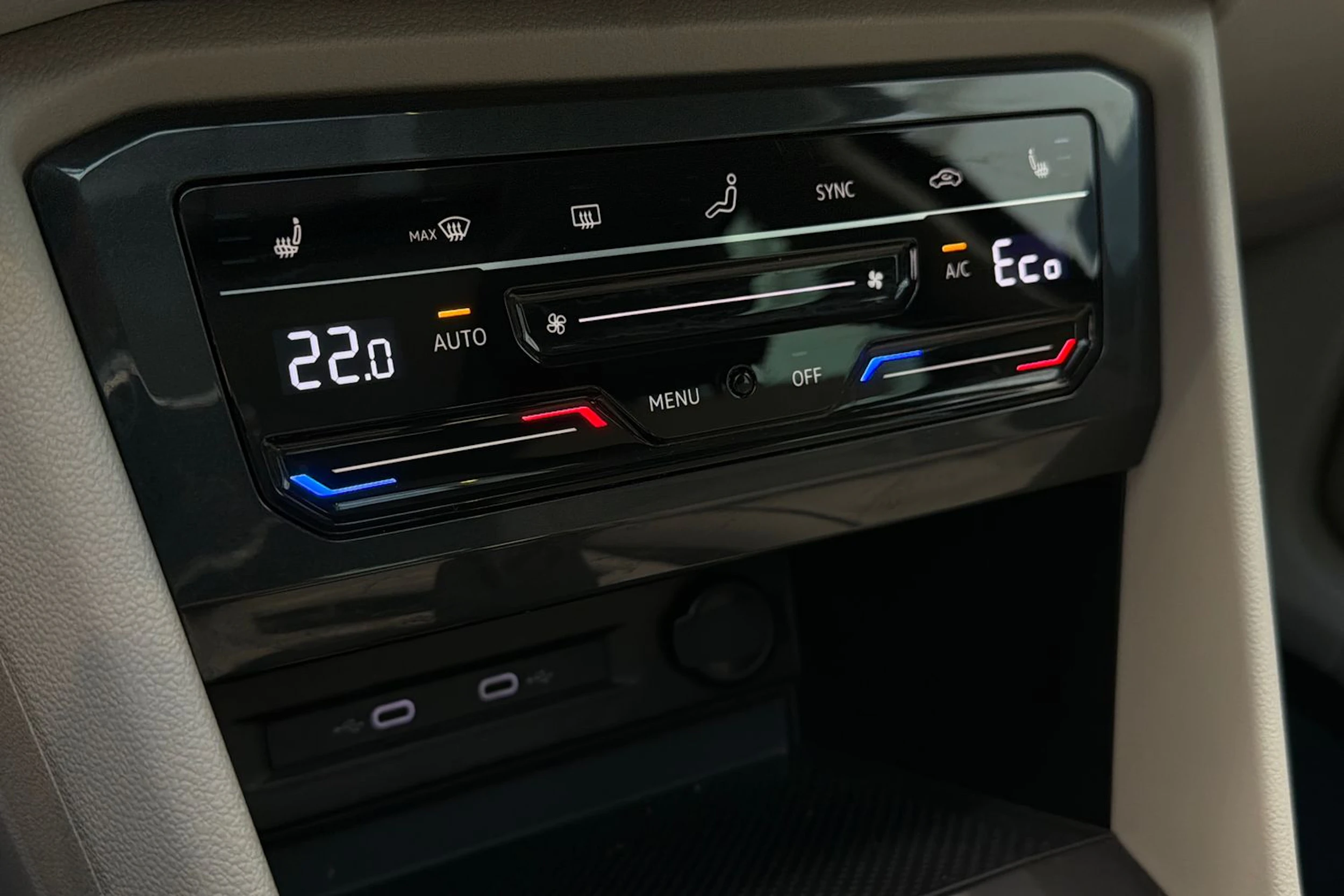 musta Volkswagen Tiguan 2021 kuva 29.
