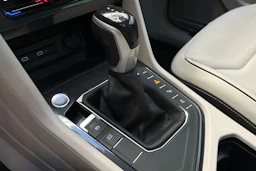 musta Volkswagen Tiguan 2021 kuva 30.