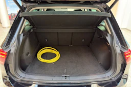 musta Volkswagen Tiguan 2021 kuva 32.