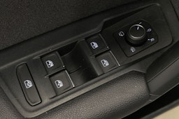 Valkoinen Volkswagen Tiguan 2021 kuva 14.