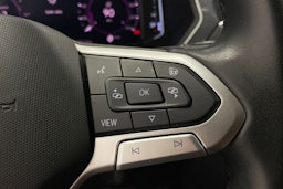 Valkoinen Volkswagen Tiguan 2021 kuva 18.