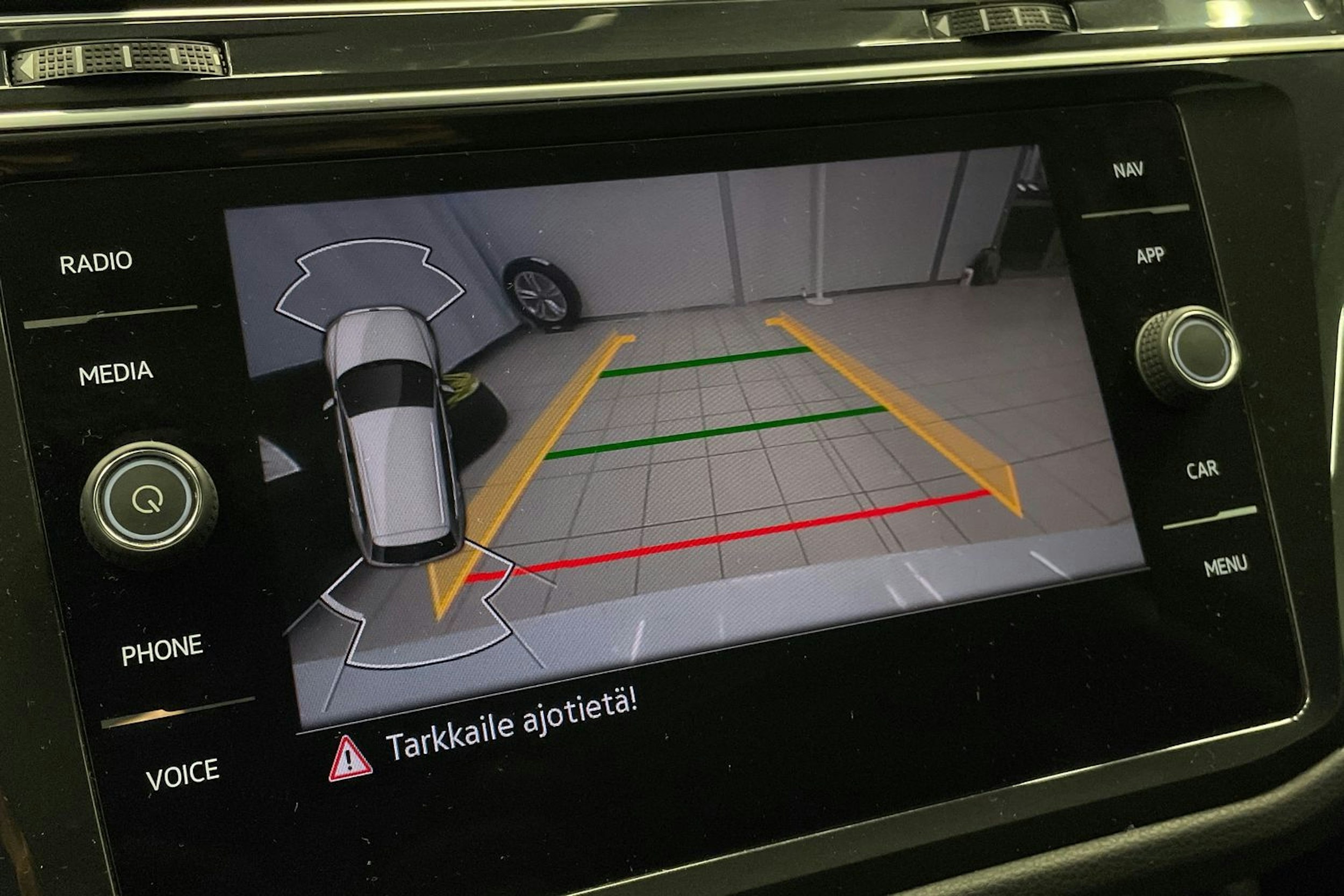 Valkoinen Volkswagen Tiguan 2021 kuva 22.