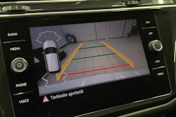 Valkoinen Volkswagen Tiguan 2021 kuva 22.