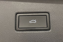 Valkoinen Volkswagen Tiguan 2021 kuva 25.