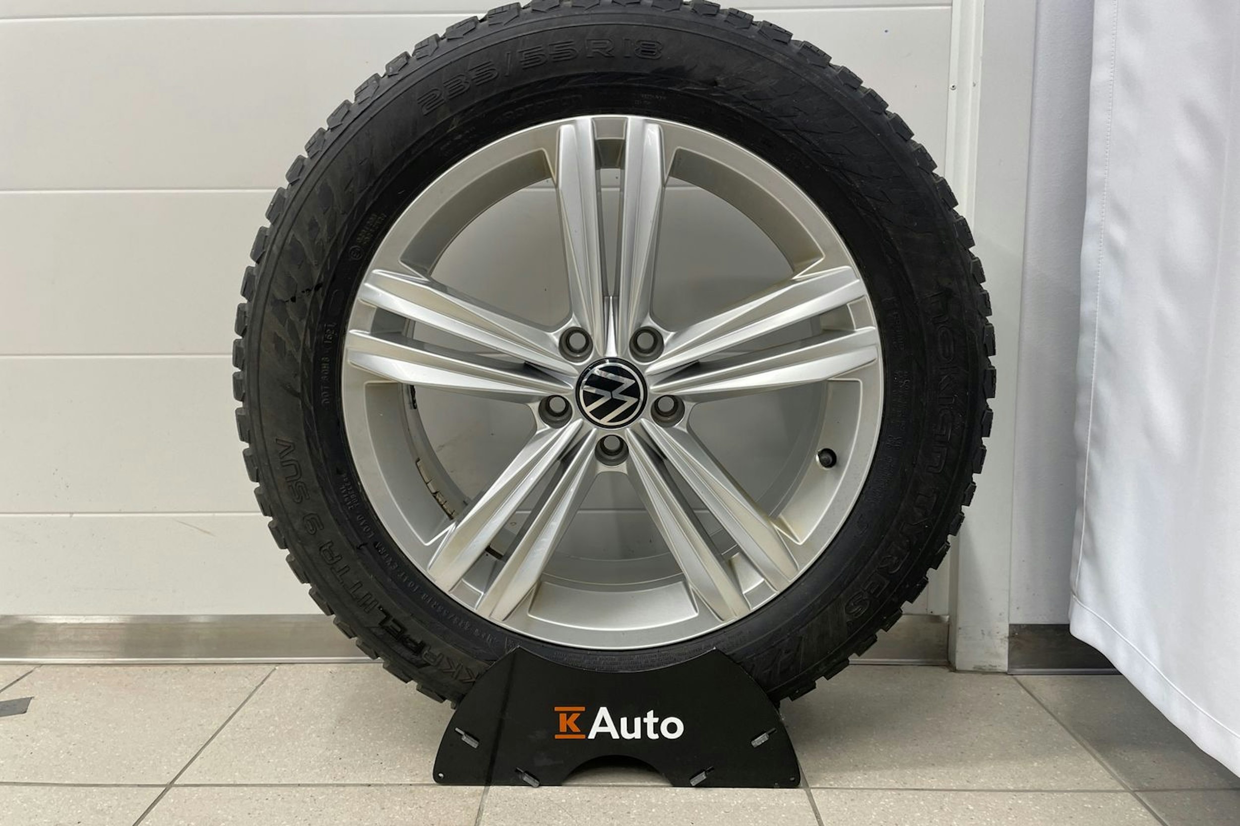 Valkoinen Volkswagen Tiguan 2021 kuva 26.