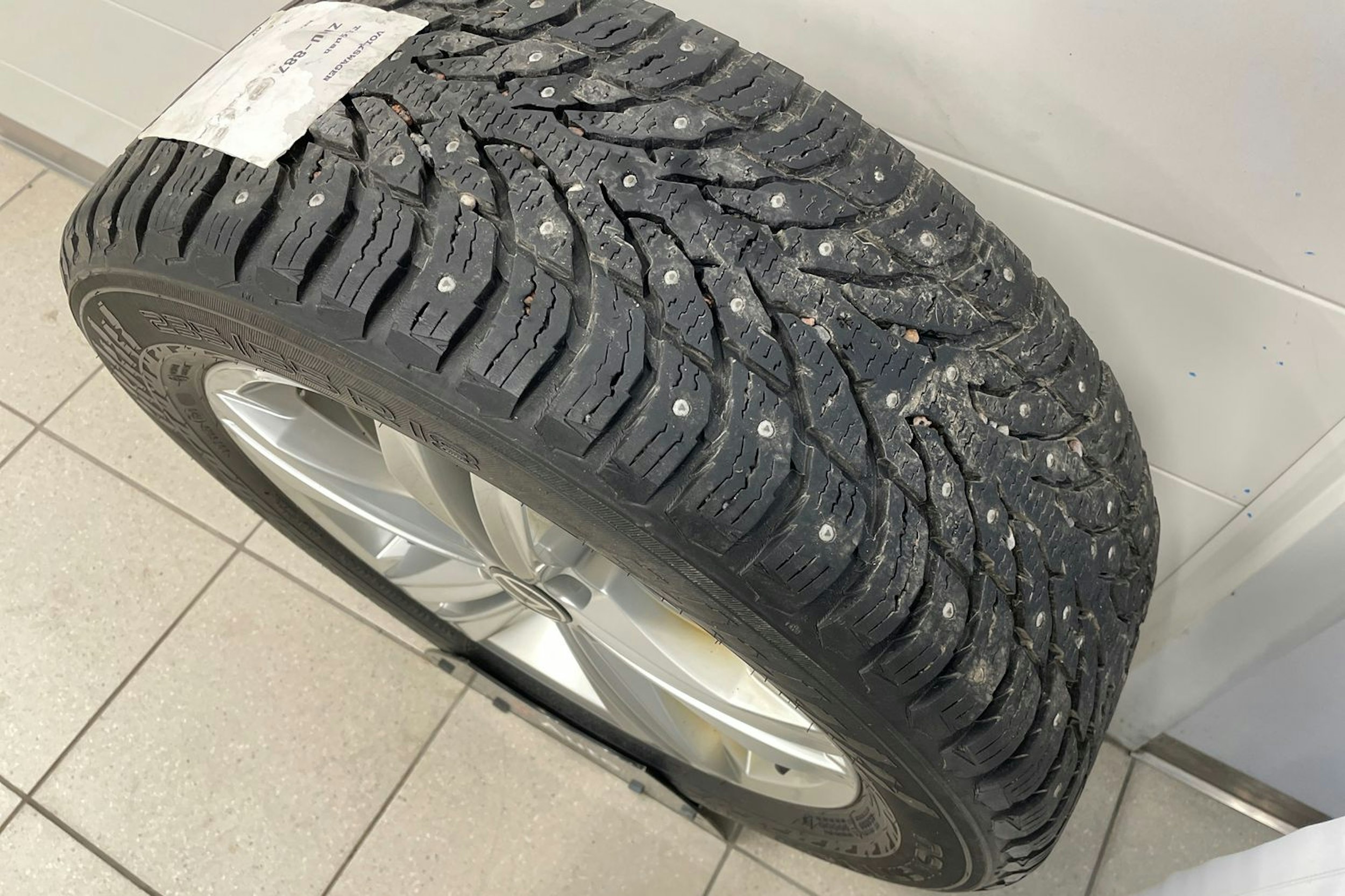 Valkoinen Volkswagen Tiguan 2021 kuva 27.