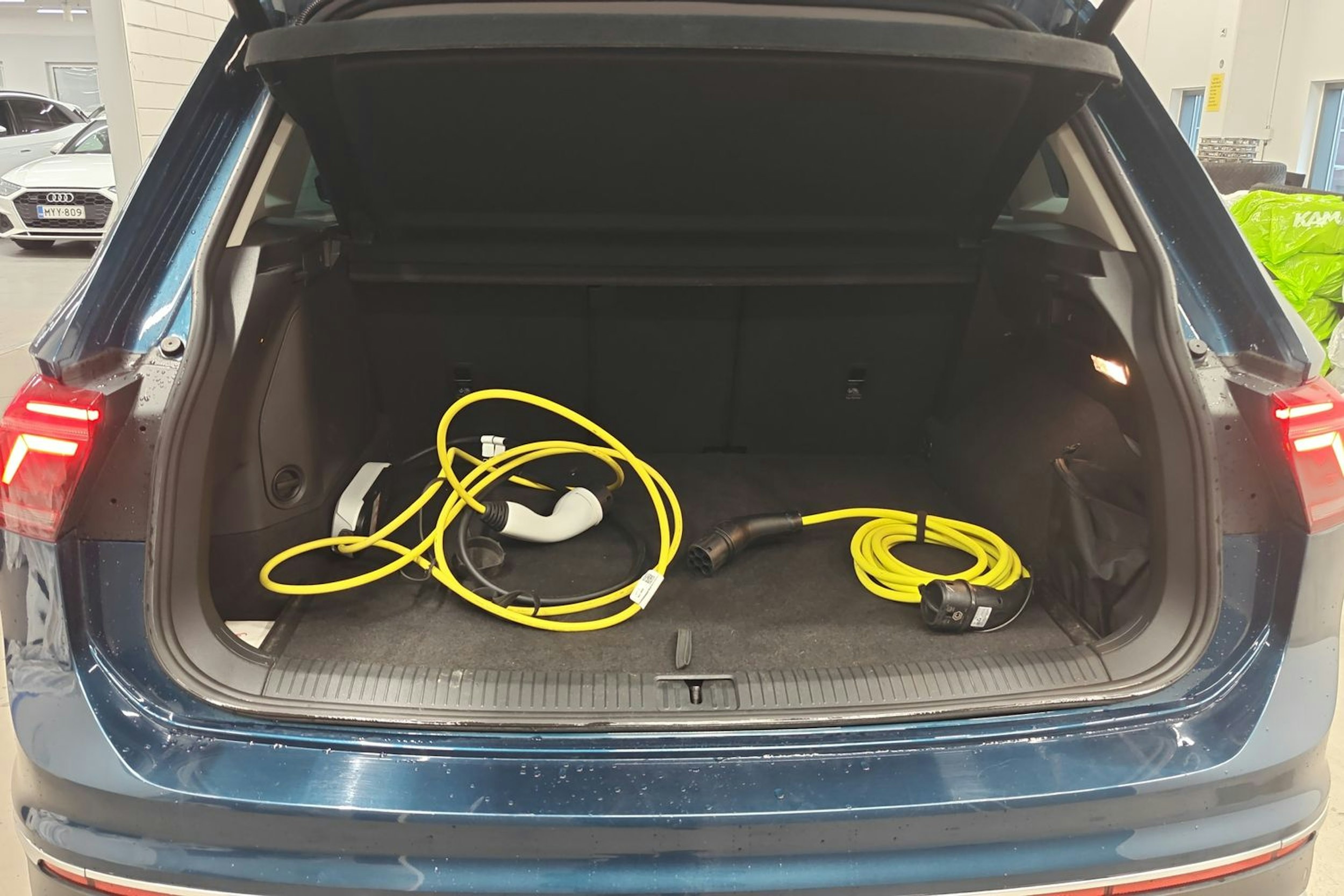 sininen Volkswagen Tiguan 2021 kuva 11.