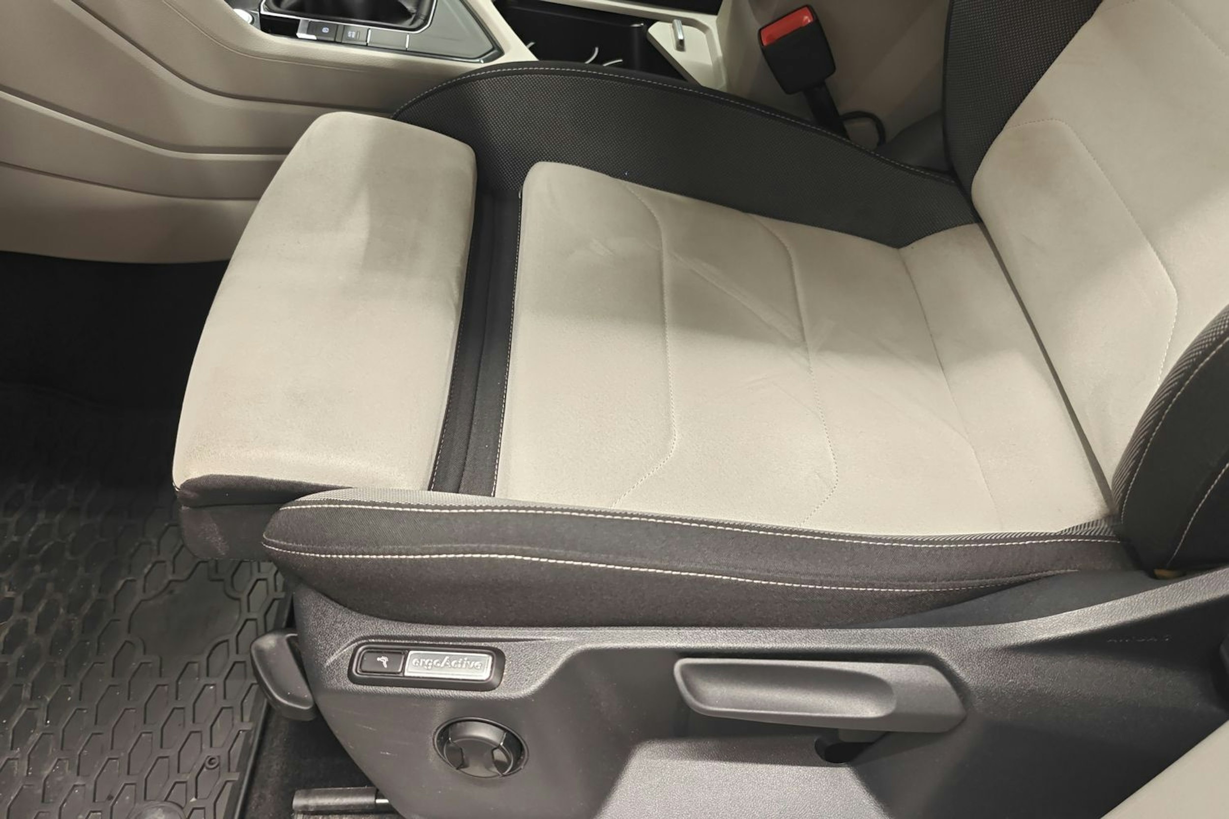 sininen Volkswagen Tiguan 2021 kuva 15.
