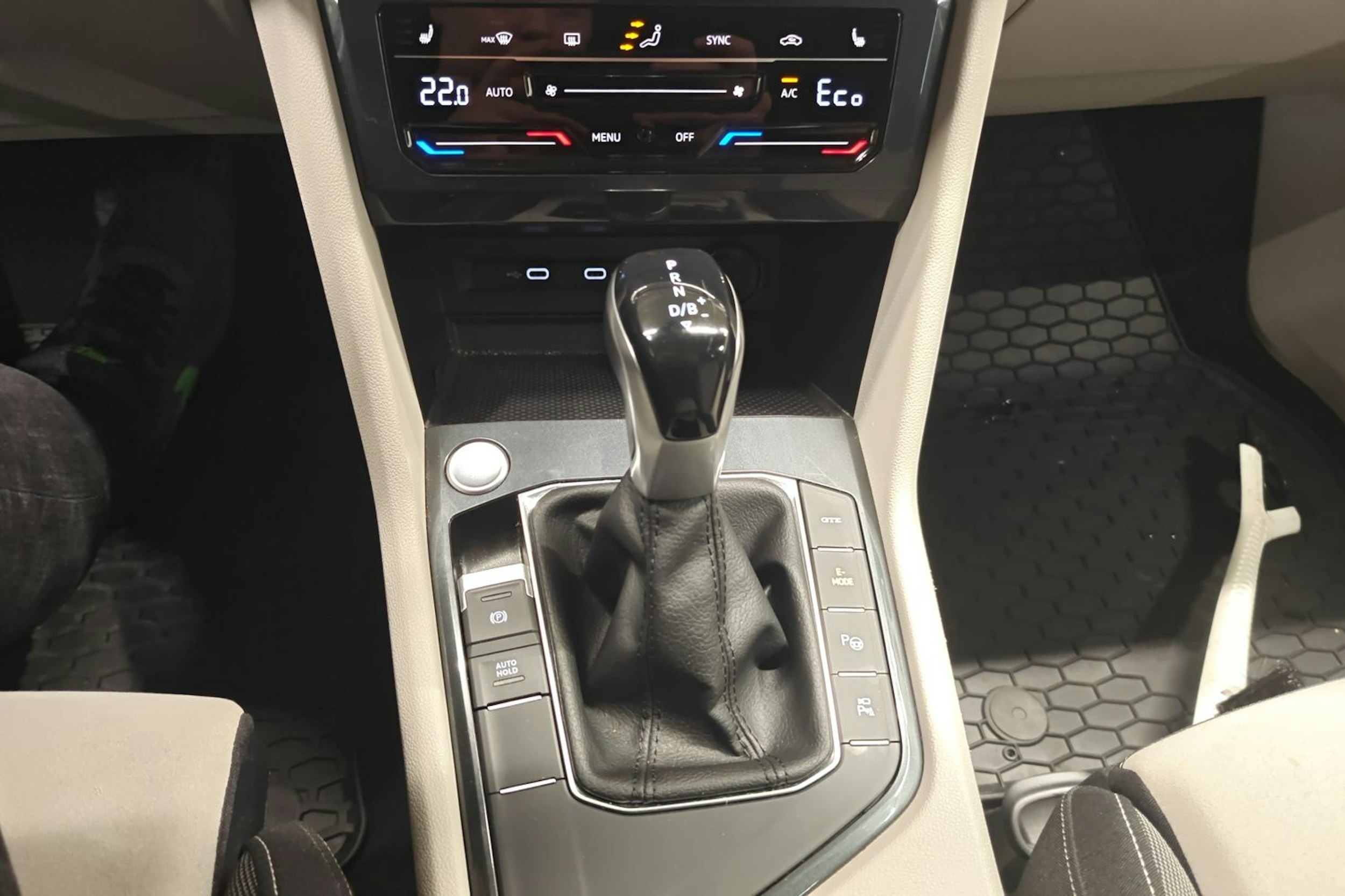 sininen Volkswagen Tiguan 2021 kuva 17.