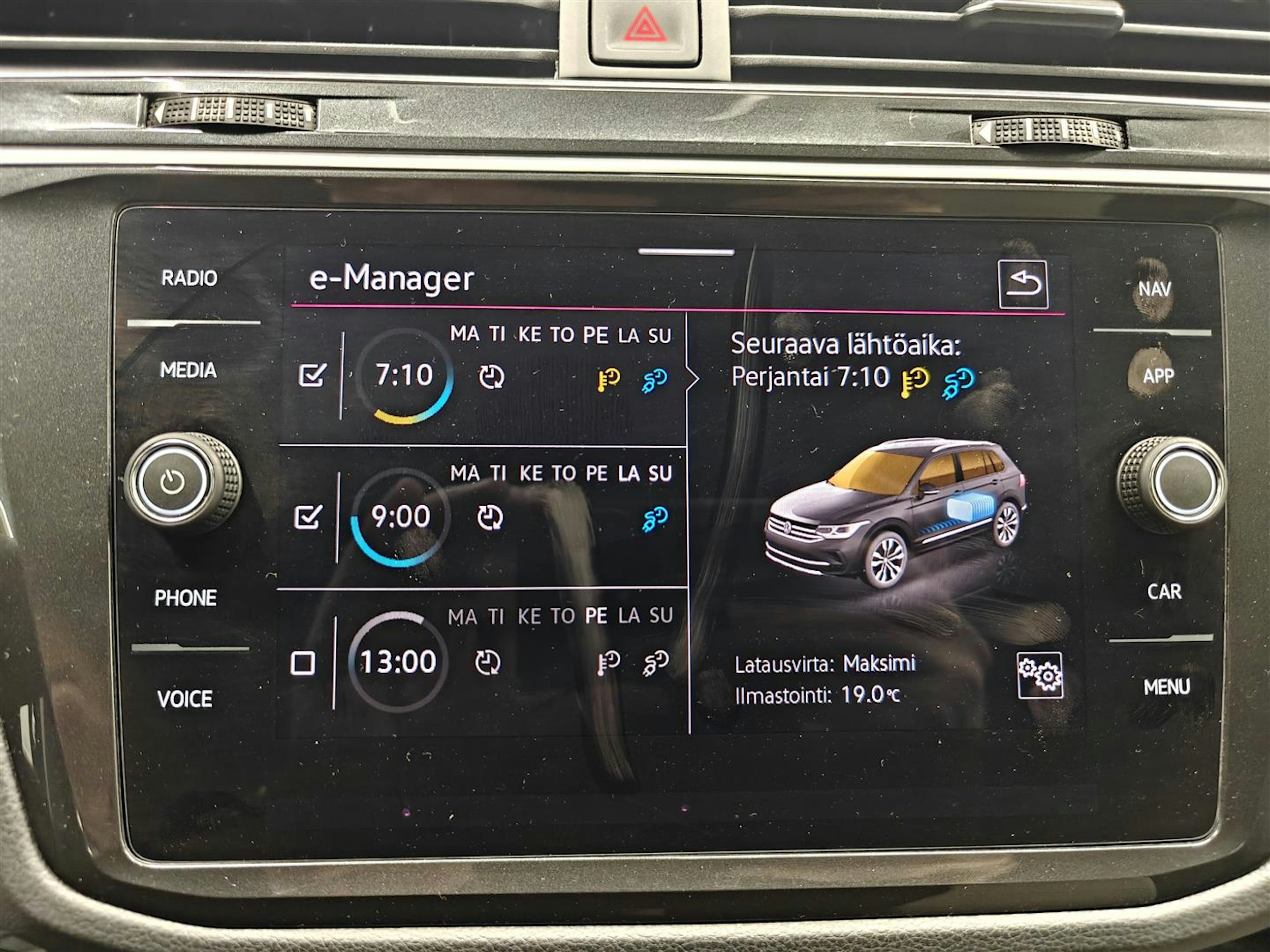 sininen Volkswagen Tiguan 2021 kuva 18.