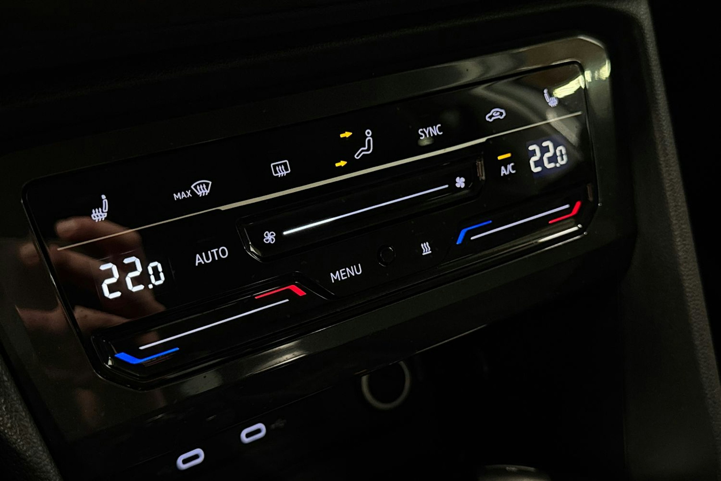 valkoinen Volkswagen Tiguan 2022 kuva 20.