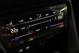 valkoinen Volkswagen Tiguan 2022 kuva 20.