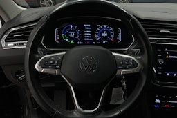 Harmaa Volkswagen Tiguan 2022 kuva 15.