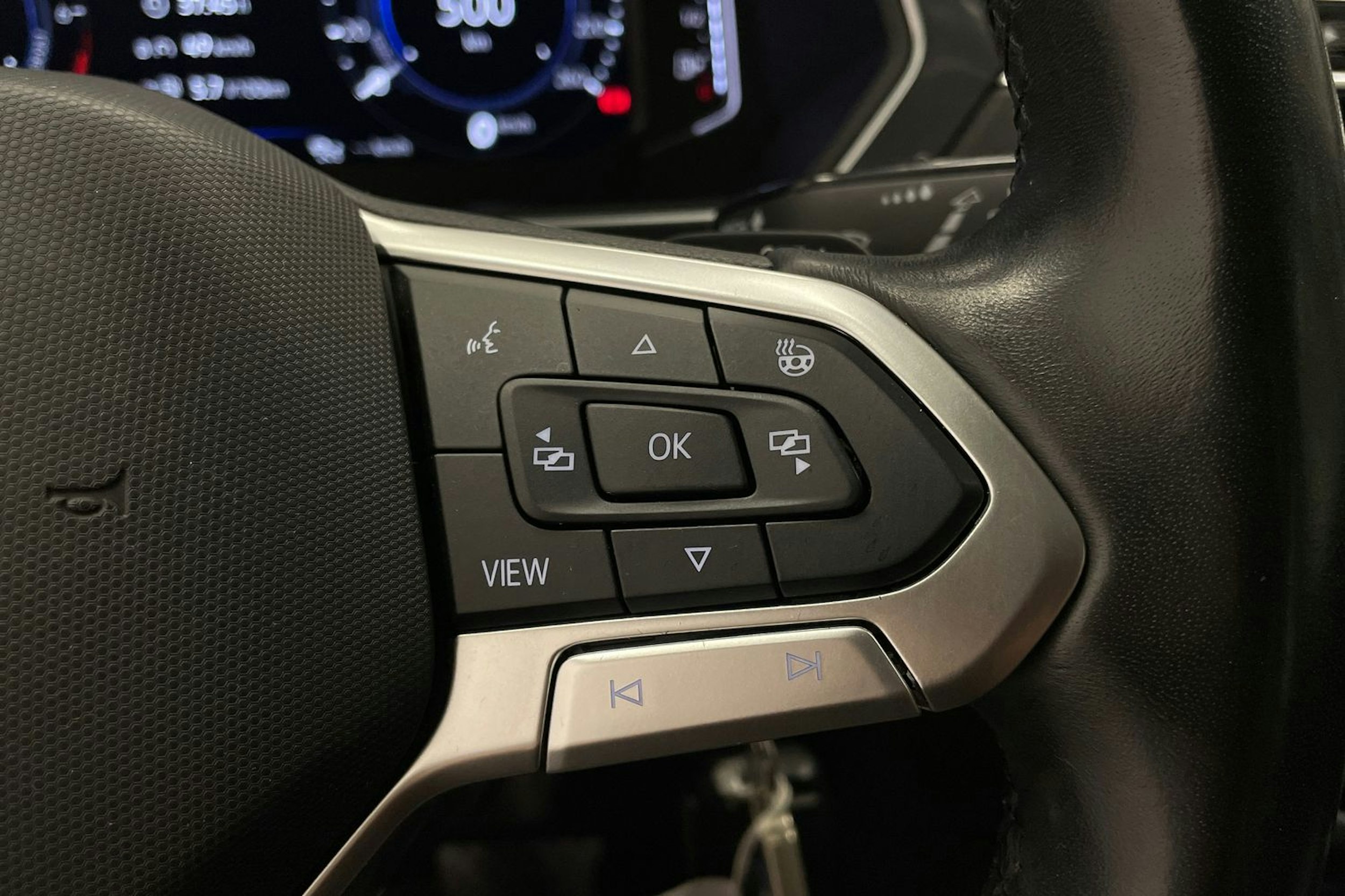 Harmaa Volkswagen Tiguan 2022 kuva 17.