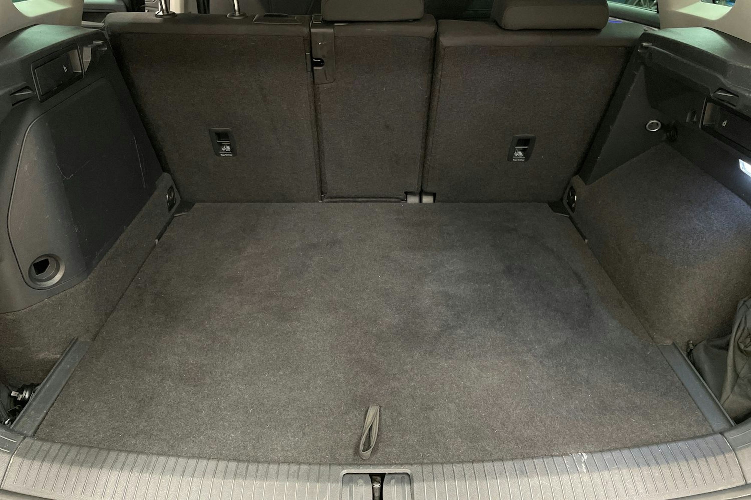 Harmaa Volkswagen Tiguan 2022 kuva 22.