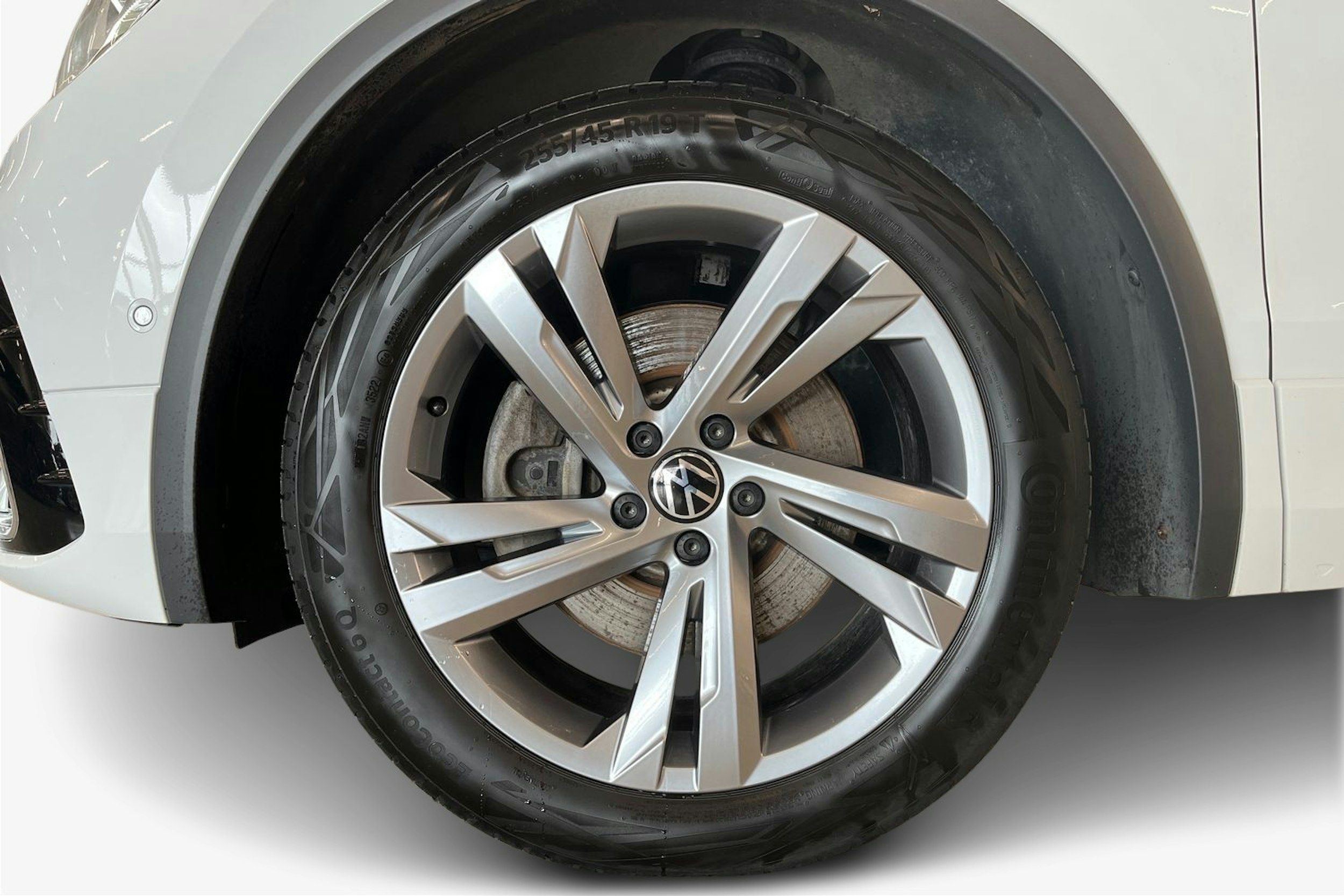 valkoinen Volkswagen Tiguan 2022 kuva 11.