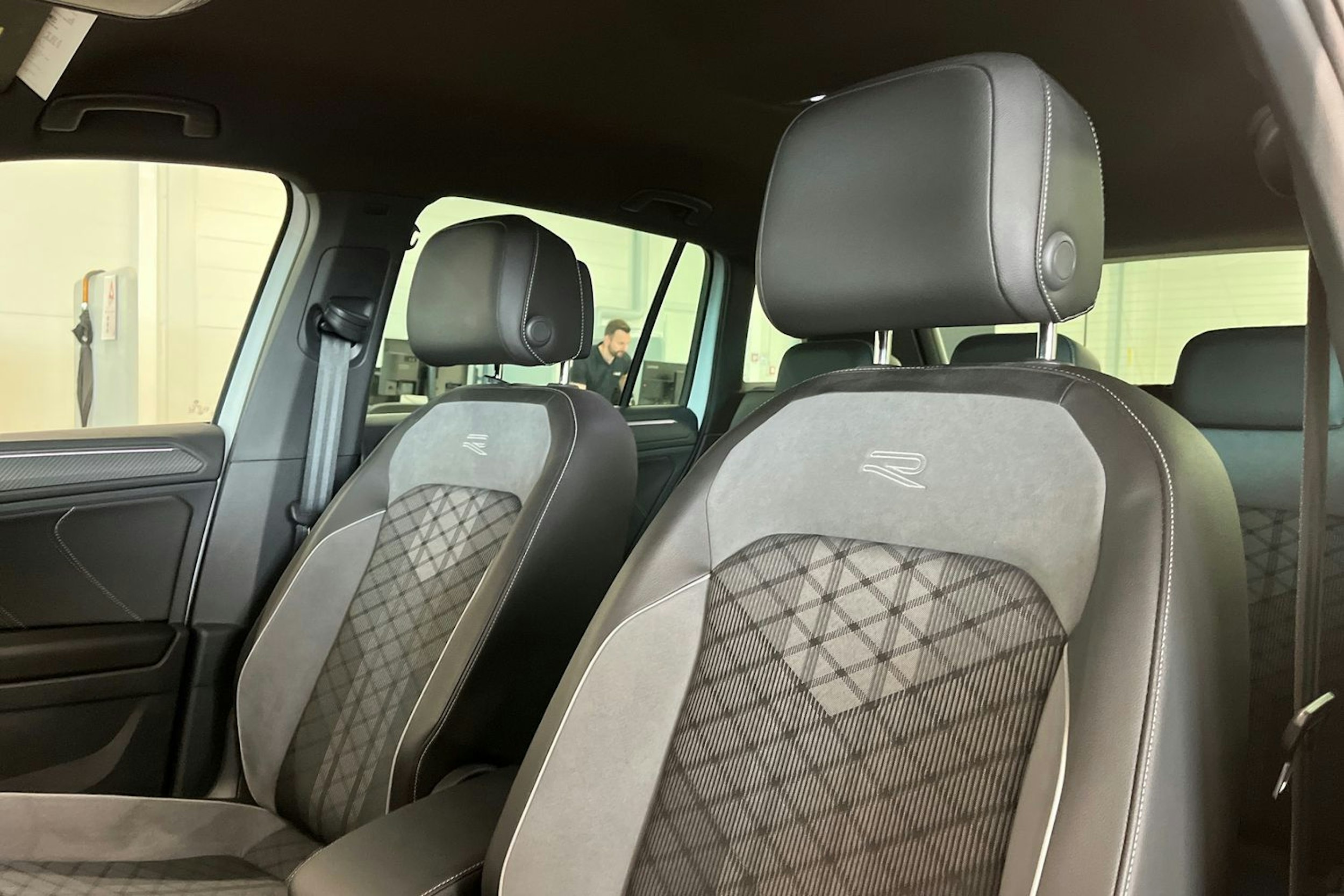 valkoinen Volkswagen Tiguan 2022 kuva 15.