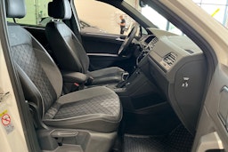 valkoinen Volkswagen Tiguan 2022 kuva 16.