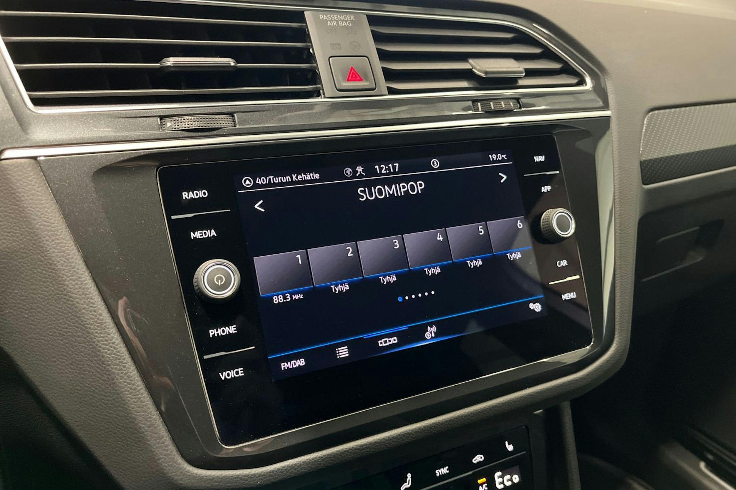 valkoinen Volkswagen Tiguan 2022 kuva 20.