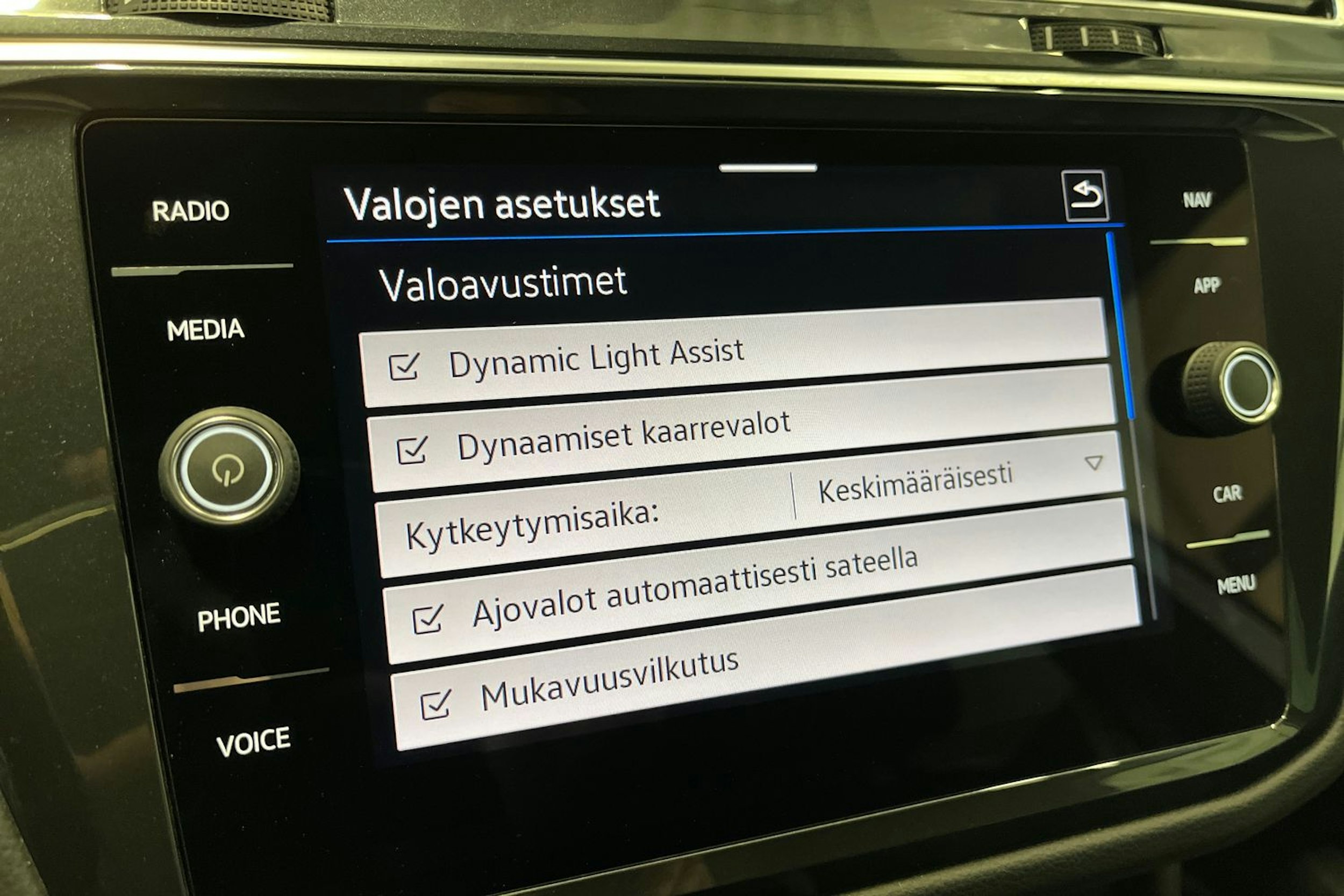 valkoinen Volkswagen Tiguan 2022 kuva 23.