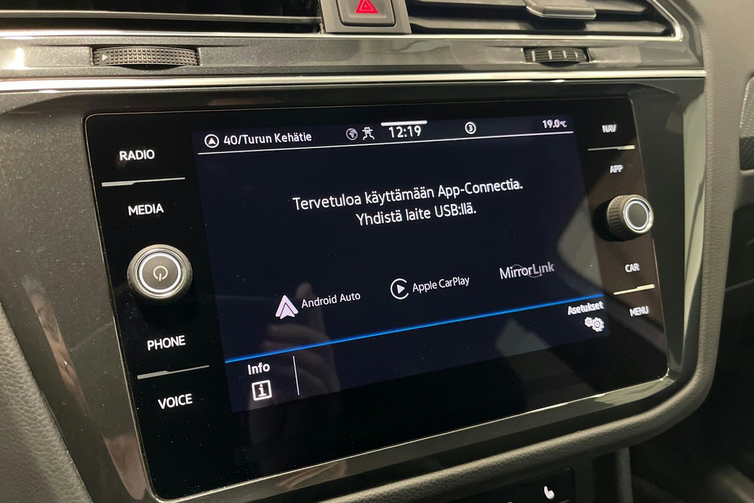 valkoinen Volkswagen Tiguan 2022 kuva 26.