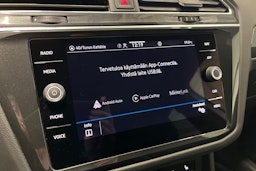 valkoinen Volkswagen Tiguan 2022 kuva 26.